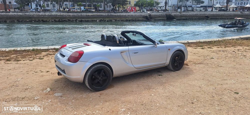 Toyota MR2 Roadster - 11