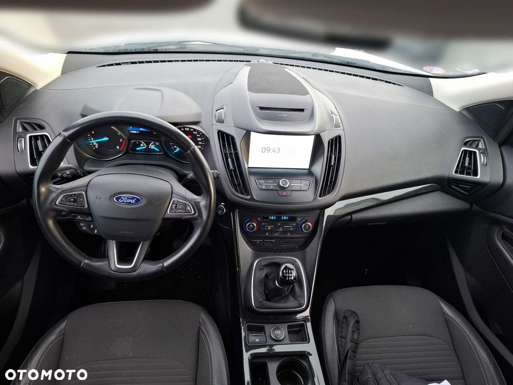 Ford Kuga 1.5 EcoBoost 2x4 Titanium - 5