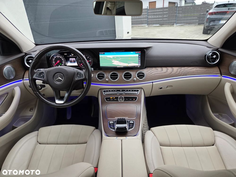 Mercedes-Benz Klasa E 220 d 9G-TRONIC Exclusive - 25