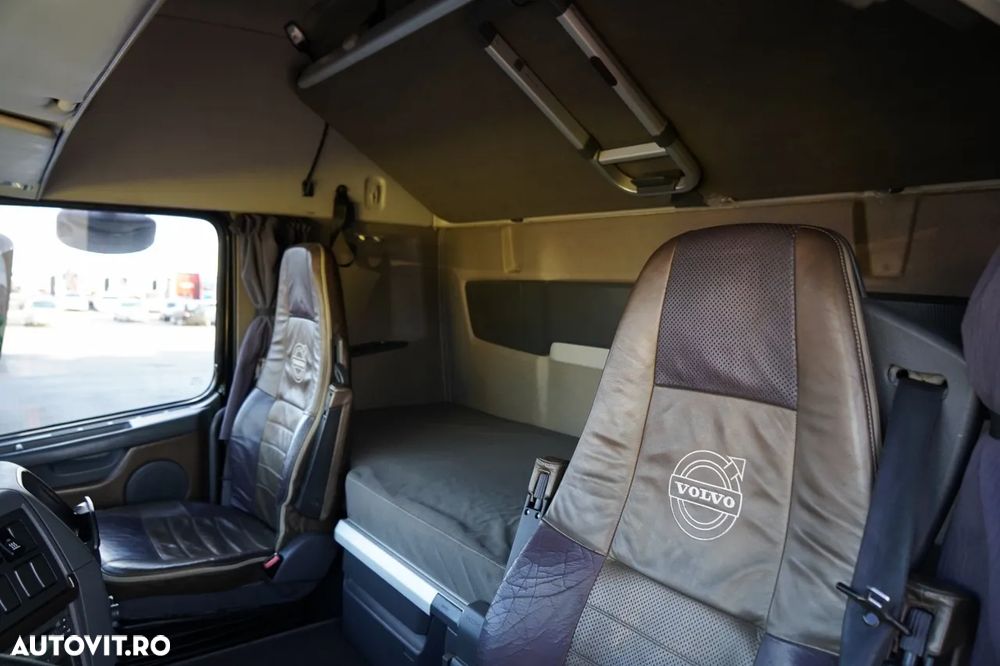 Volvo FH16 / 700 / 6x4 / SISTEM HIDRAULIC / RETARDER / TRACTOR CU 3 AXE / MASĂ PUTERNICĂ 120 T - 27