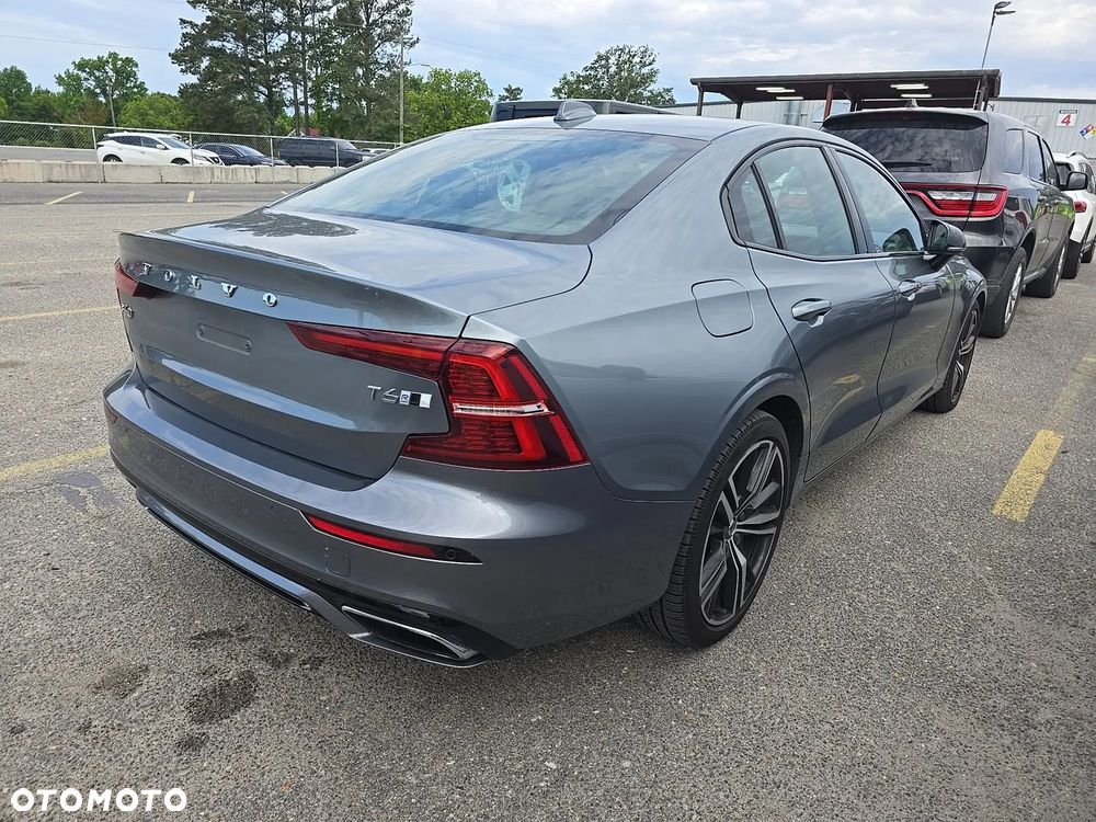 Volvo S60 T6 AWD R-Design - 4