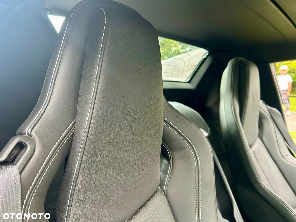 Chevrolet Corvette - 8