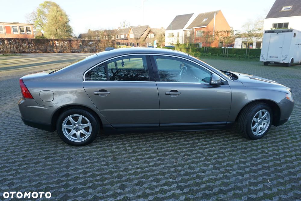 Volvo S80 2.0 Momentum - 1