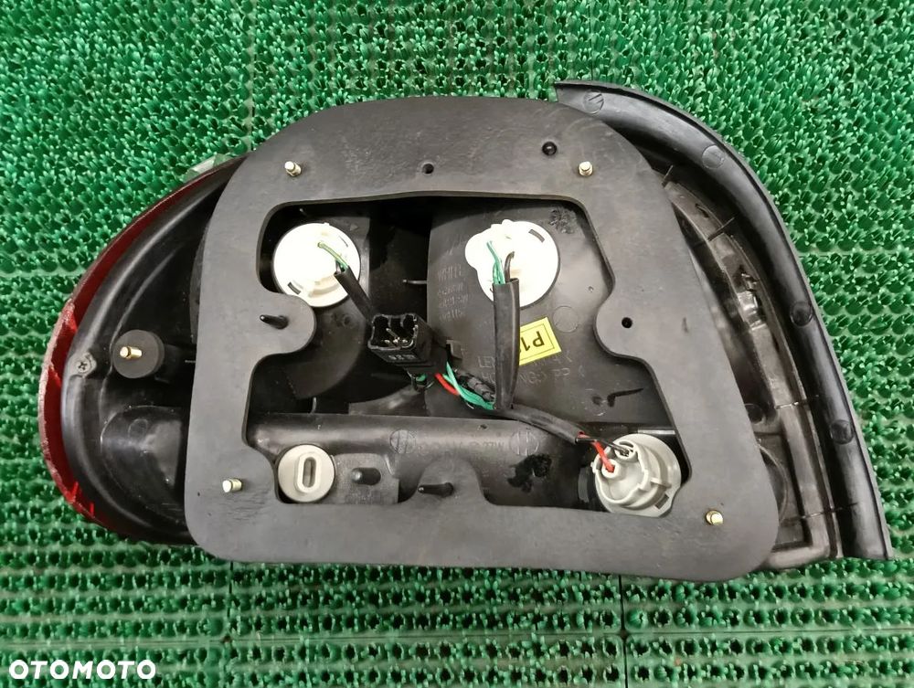 HYUNDAI ACCENT 94-00r Lampa Tył Prawy - 4