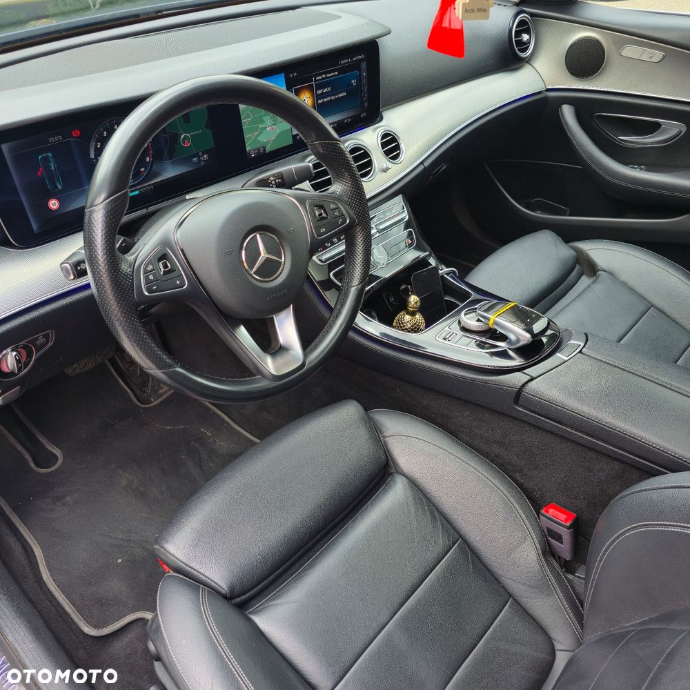 Mercedes-Benz Klasa E 400 4-Matic 9G-TRONIC - 13