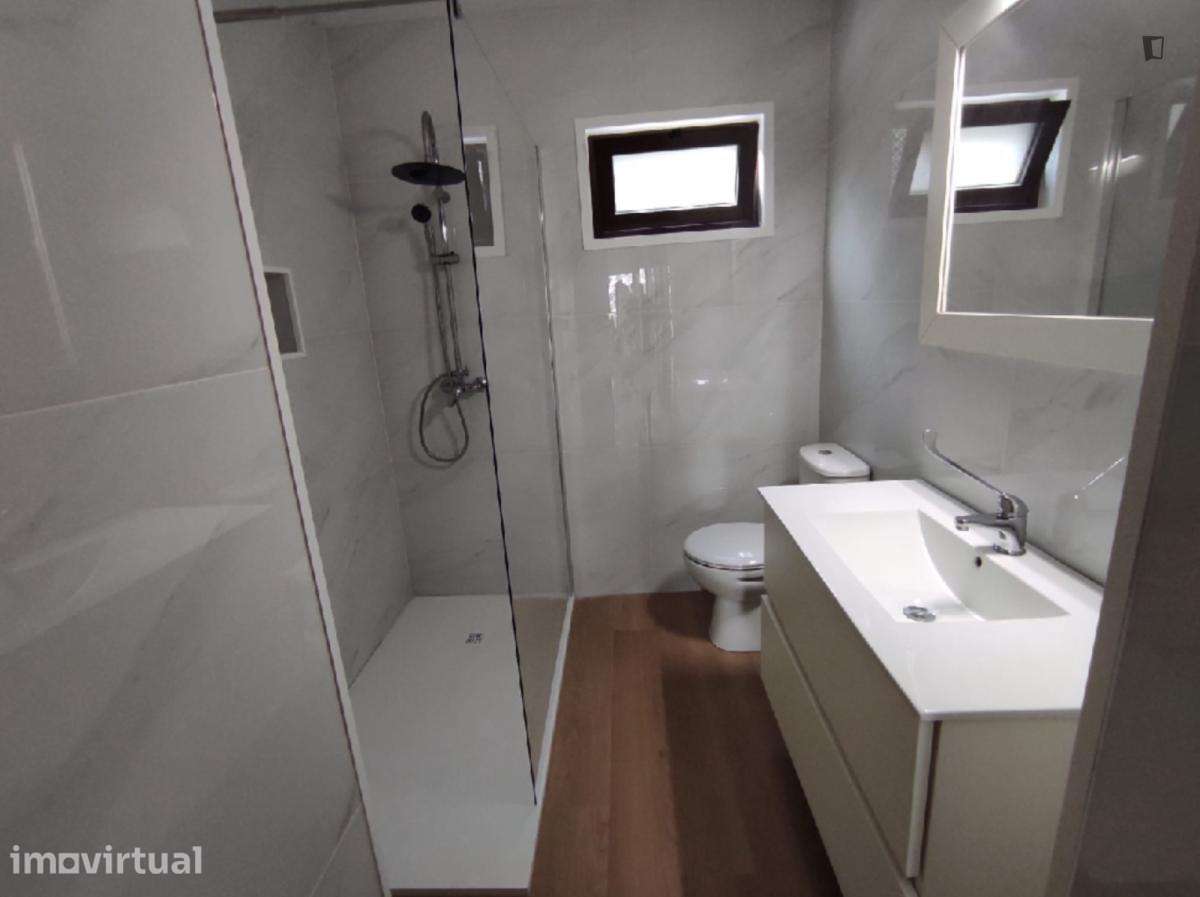 Quarto - localizado em Guimaraes - Grande imagem: 2/7