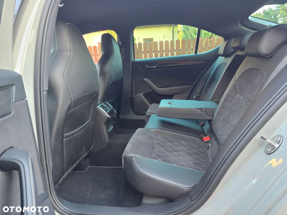 Skoda Superb 2.0 TDI SCR 4x4 Sportline DSG - 16