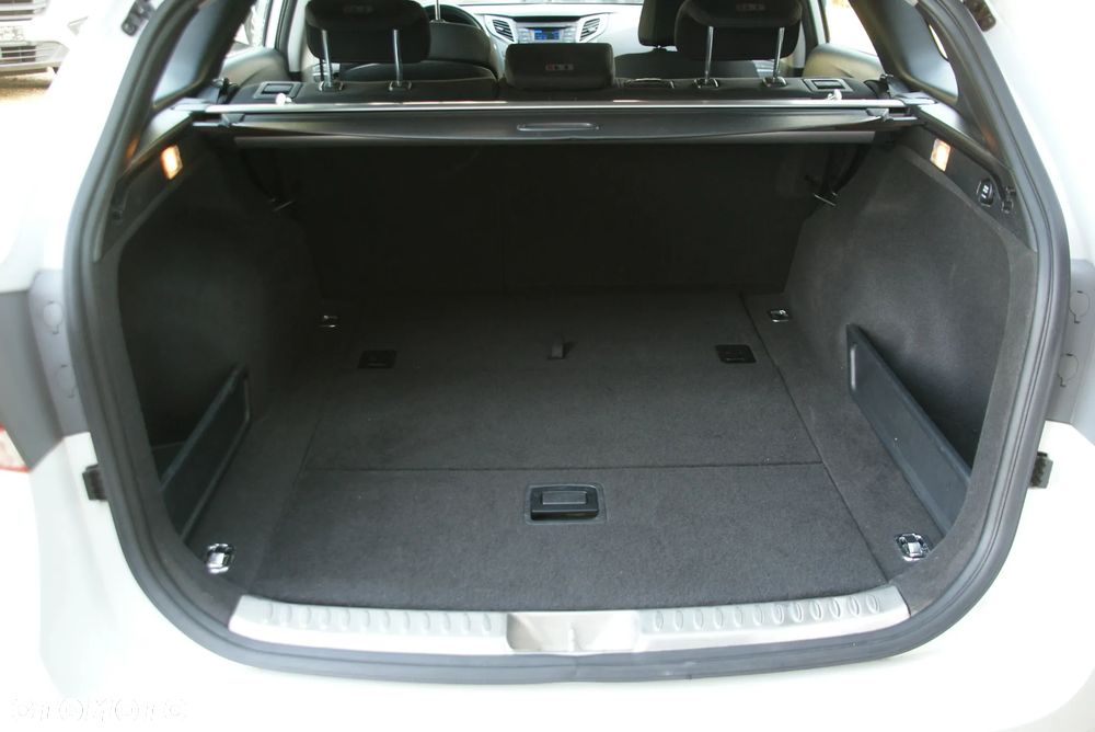 Hyundai i40 Kombi blue 1.6 Classic - 13