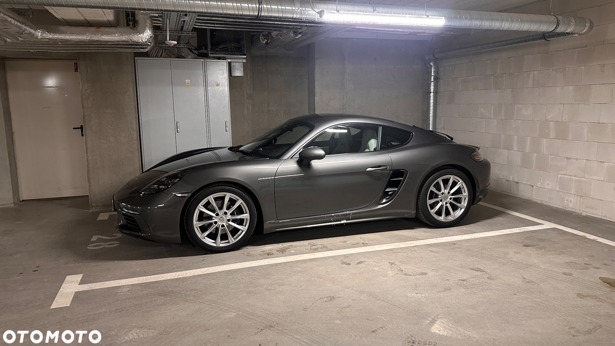 Porsche 718 Cayman - 8
