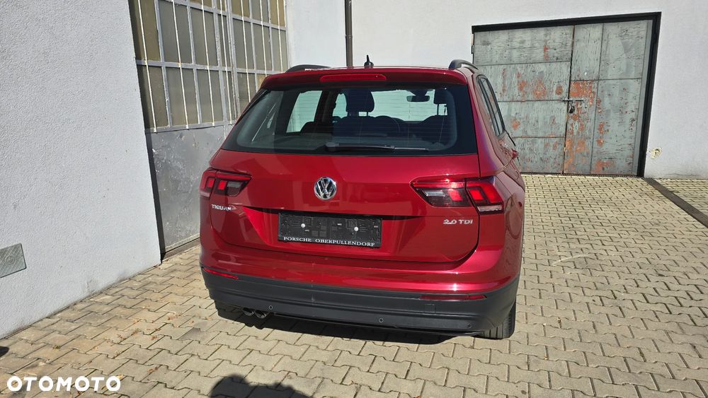 Volkswagen Tiguan - 10