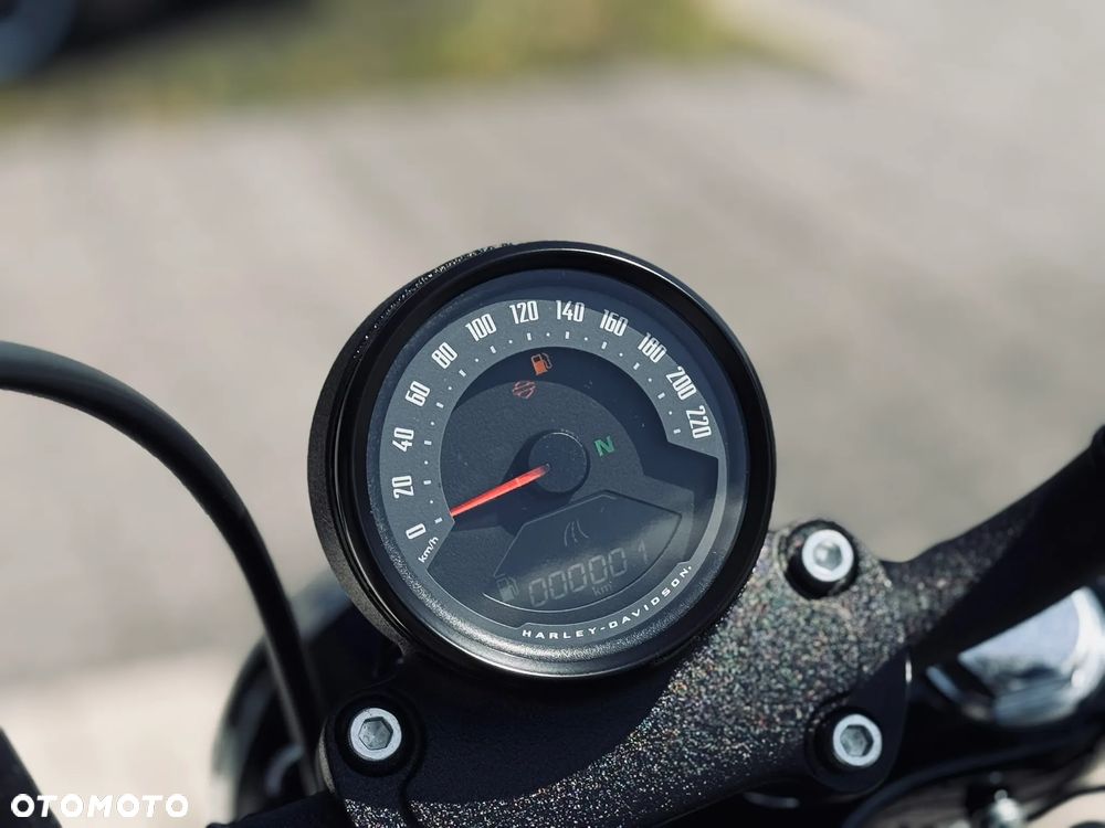 Harley-Davidson Softail Street Bob - 12