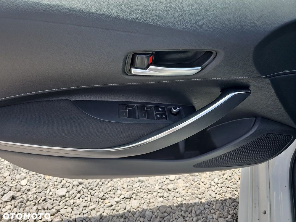Toyota Corolla 1.8 Hybrid Comfort - 13