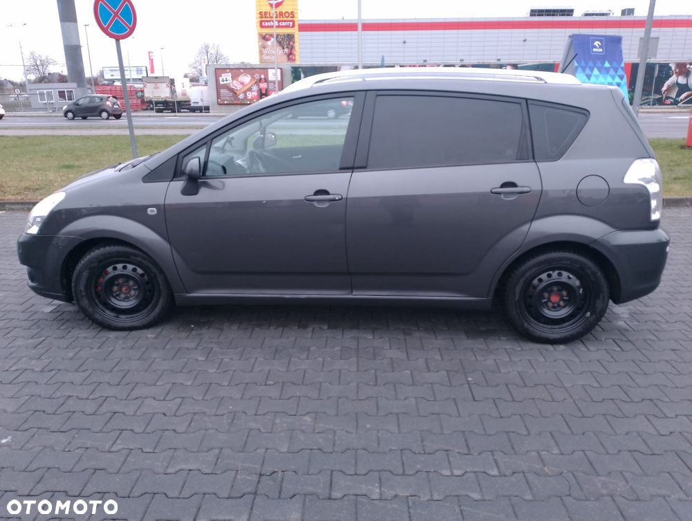Toyota Corolla Verso - 3