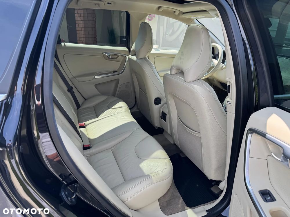 Volvo XC 60 T6 AWD Momentum - 11