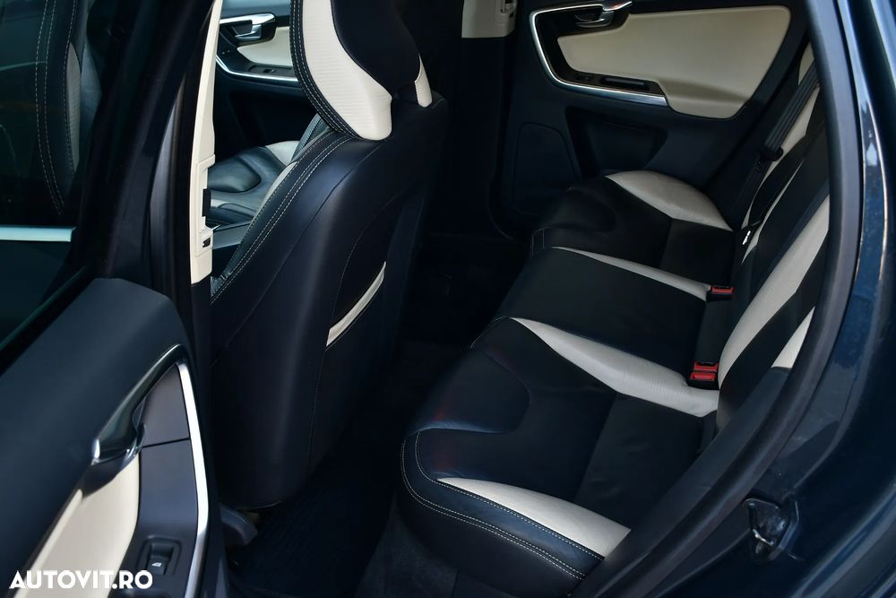 Volvo XC 60 D5 AWD Rdesign - 16