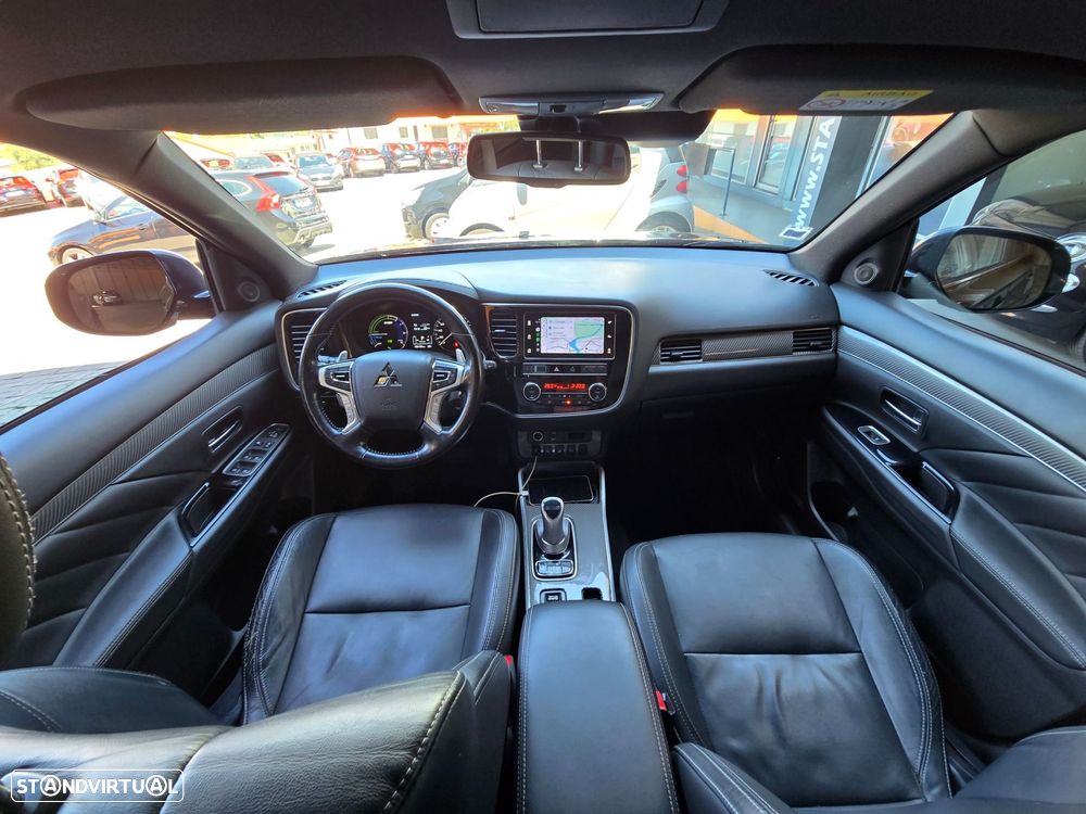 Mitsubishi Outlander - 4