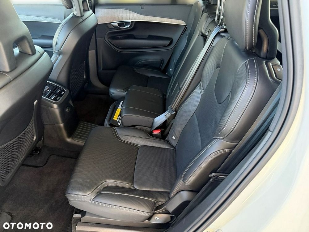 Volvo XC 90 - 21