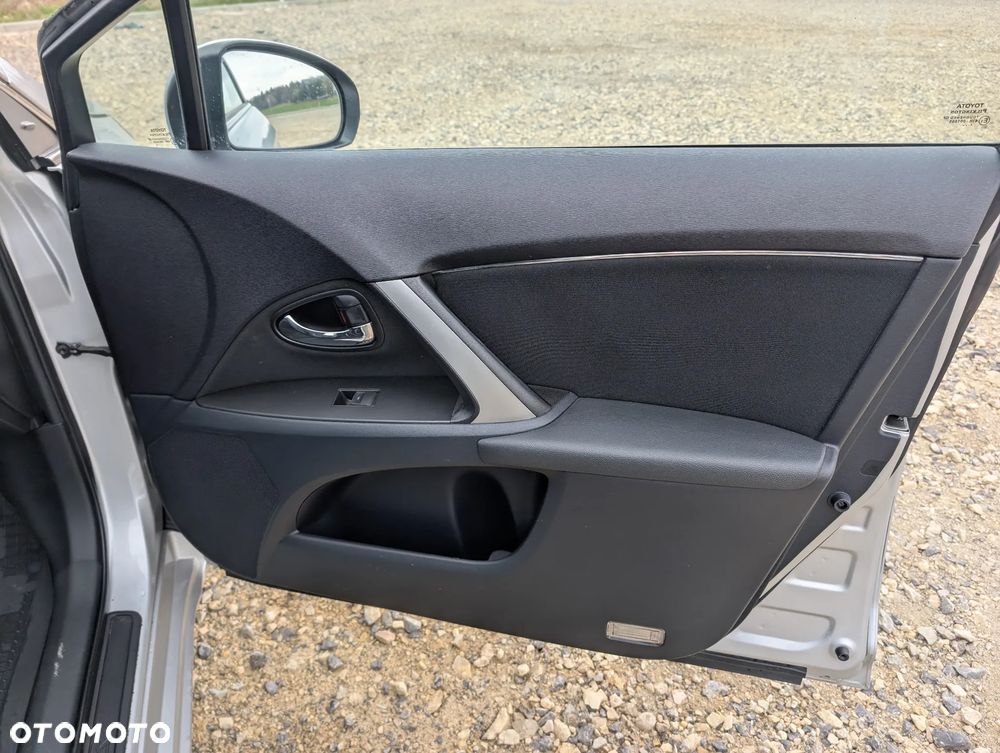 Toyota Avensis 1.8 Premium EU5 - 21