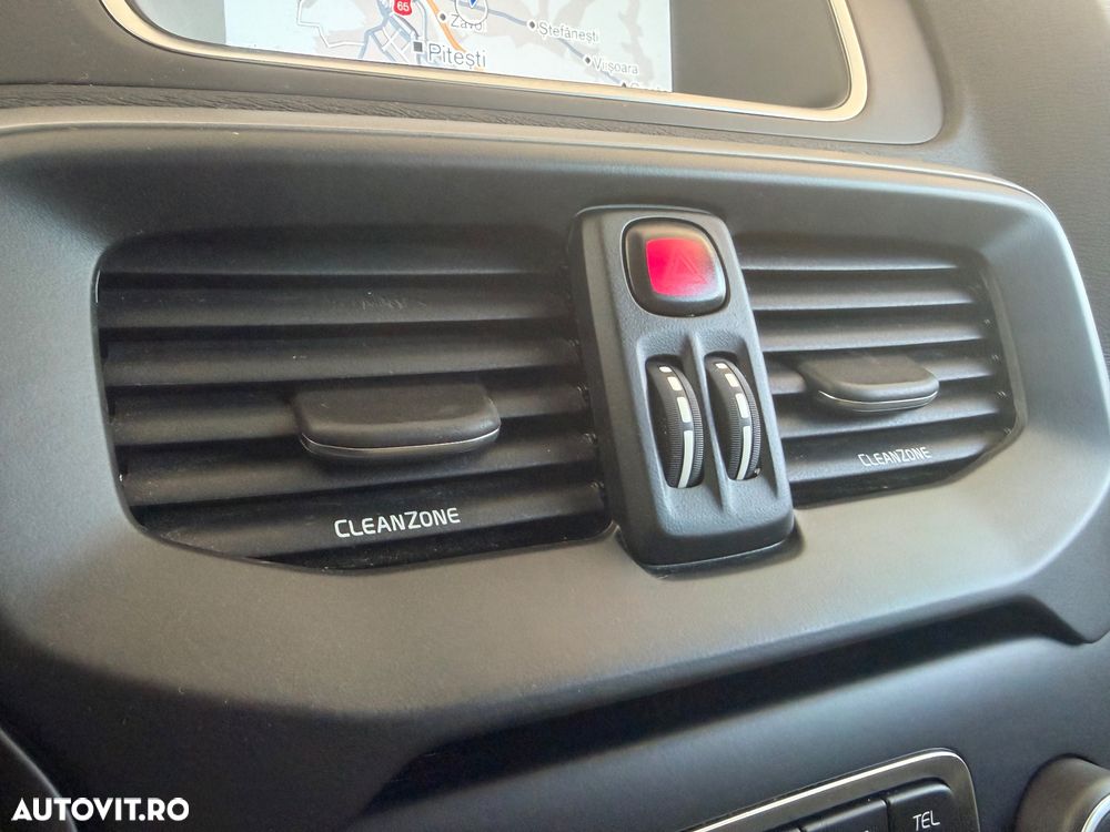 Volvo V40 D3 Geartronic Momentum - 31