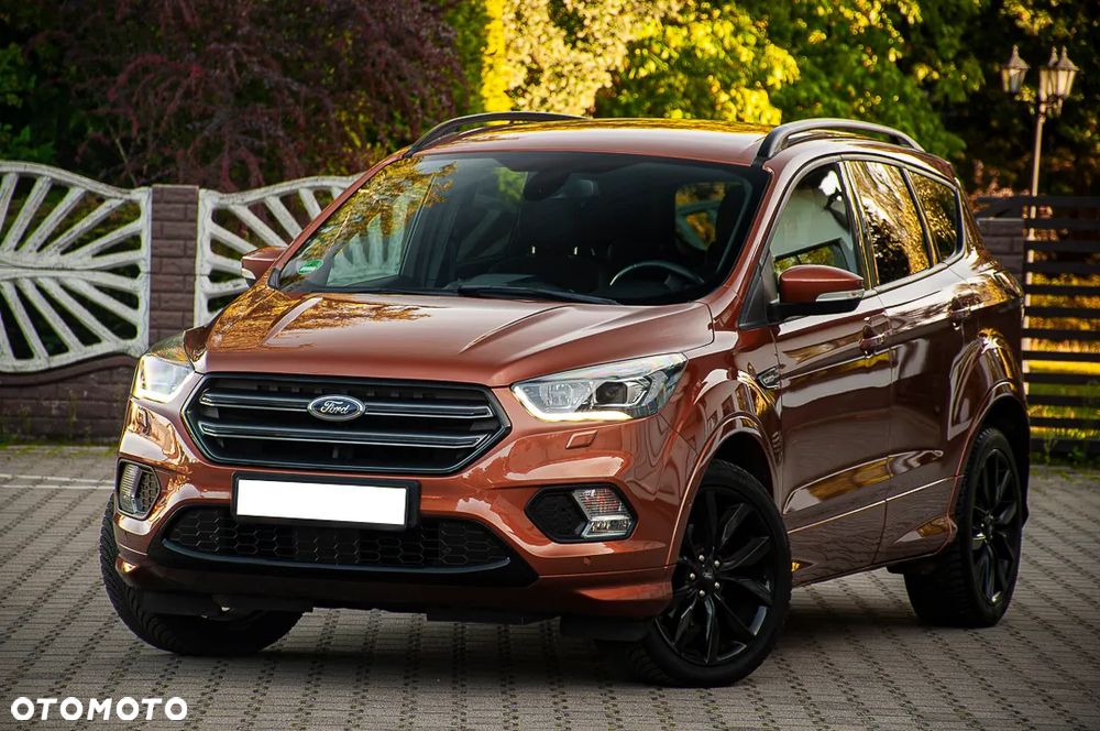 Ford Kuga 1.5 EcoBoost 2x4 ST-Line - 2