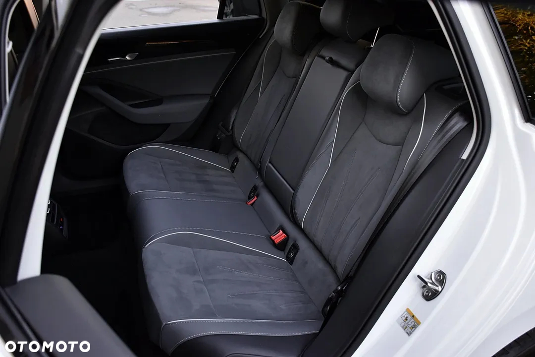 Volkswagen Passat 1.5 TSI eHybrid PHEV Elegance DSG - 18