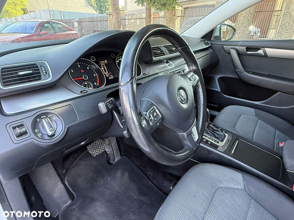 Volkswagen Passat 2.0 TDI 4Motion DSG BlueMotion Tech Highline - 13