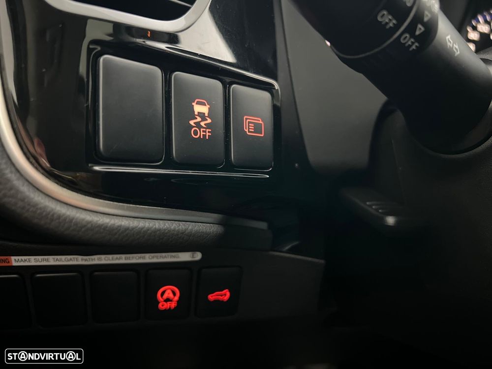 Mitsubishi Outlander 2.2 DI-D Instyle Navi - 29