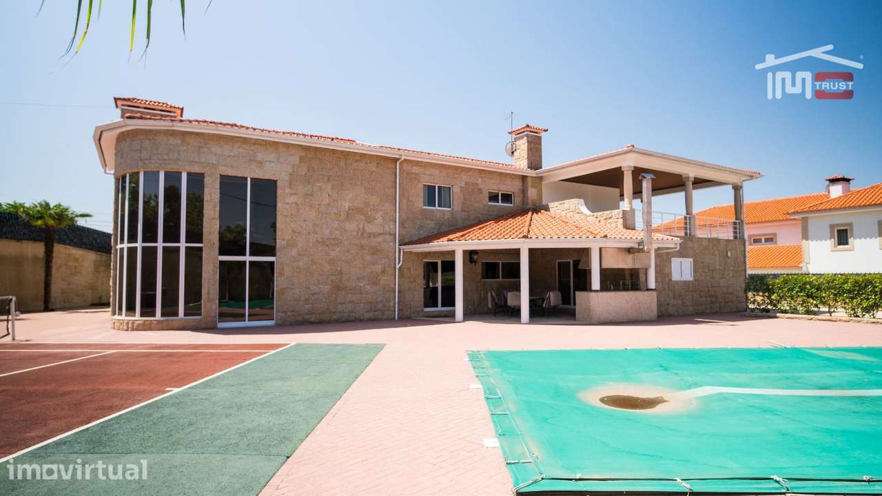 PROPRIEDADE EXCLUSIVA COM PISCINA, CAMPO DE TÉNIS E CASA DE HÓSPEDE... - Grande imagem: 4/40