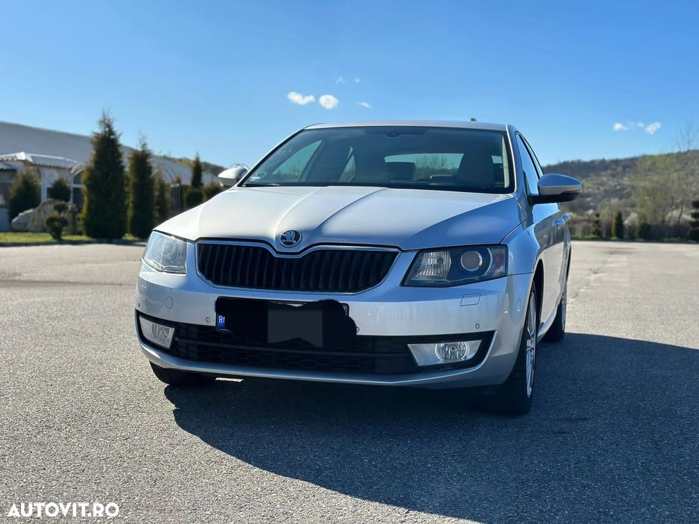 Skoda Octavia 1.6 TDI Elegance DSG - 1