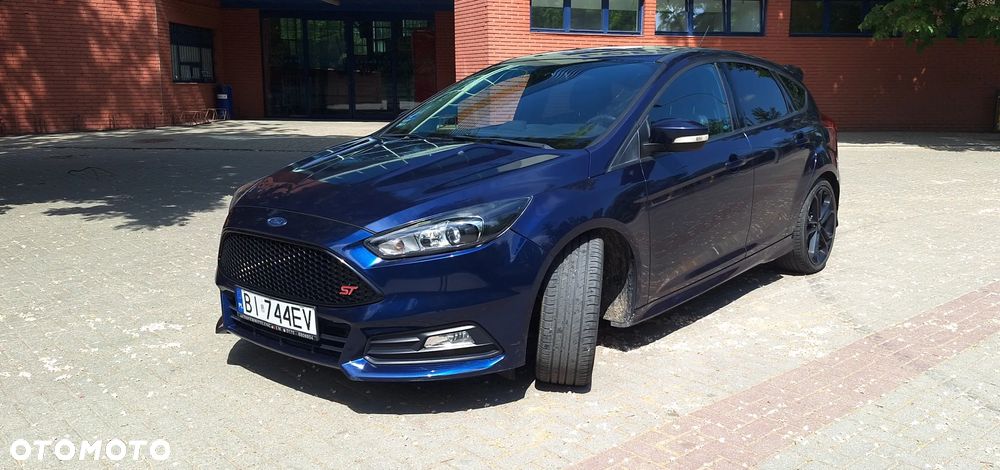Ford Focus 2.0 EcoBoost ST mit Leder-Sport-Paket - 1