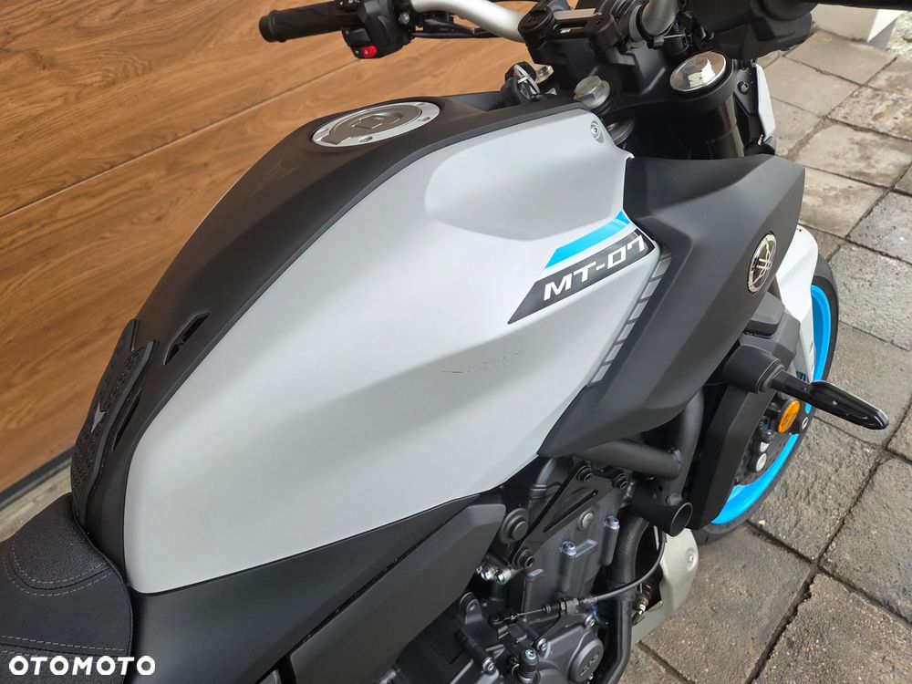 Yamaha MT - 16