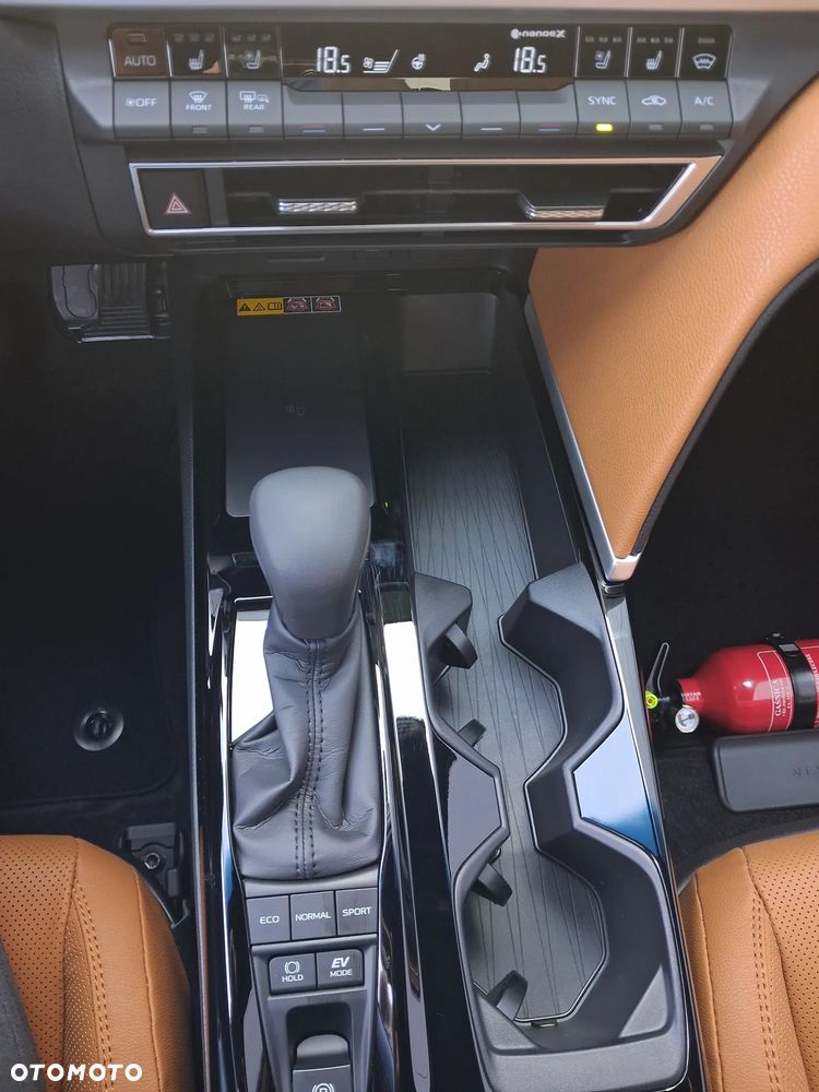 Toyota Camry - 13