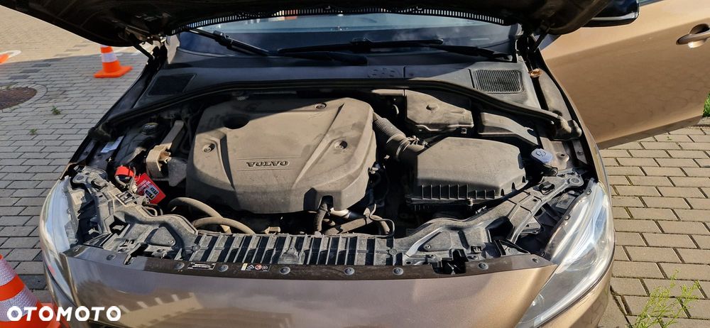 Volvo V60 Cross Country - 17