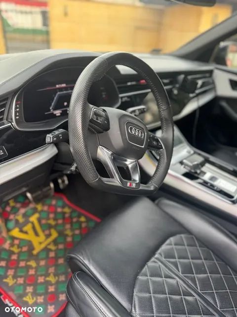 Audi SQ8 - 11