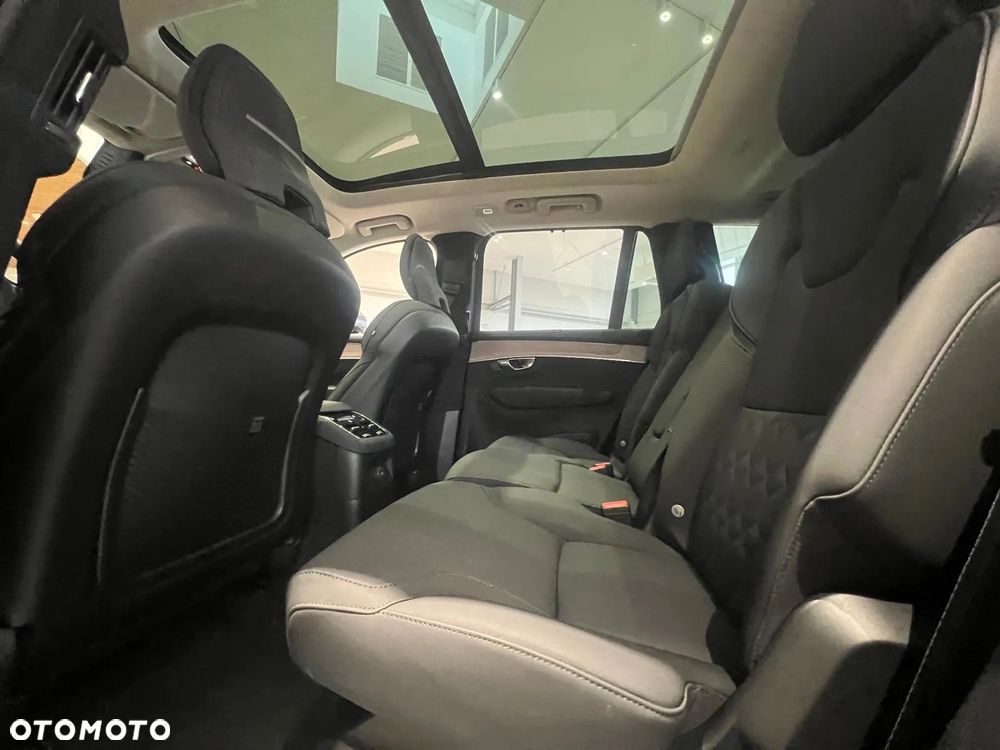 Volvo XC 90 T8 AWD Ultra Dark - 24