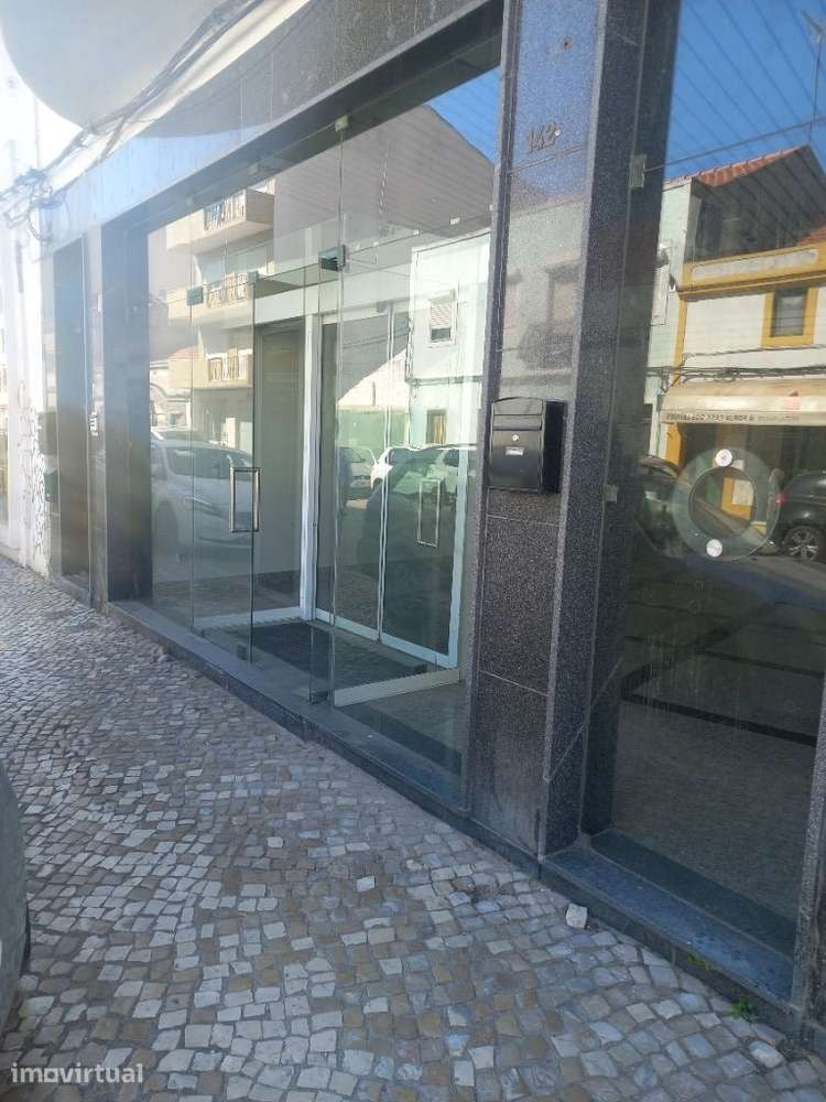 Imóvel Comercial 130 m2 para Arrendar em Montijo - Grande imagem: 4/5