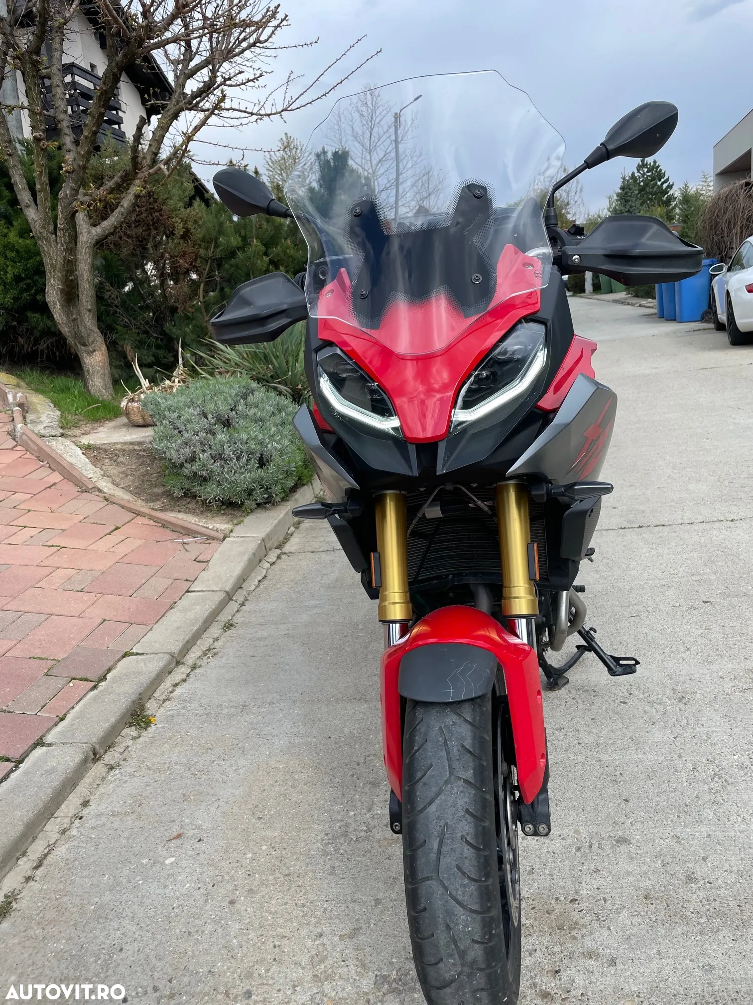 BMW F900XR - 2