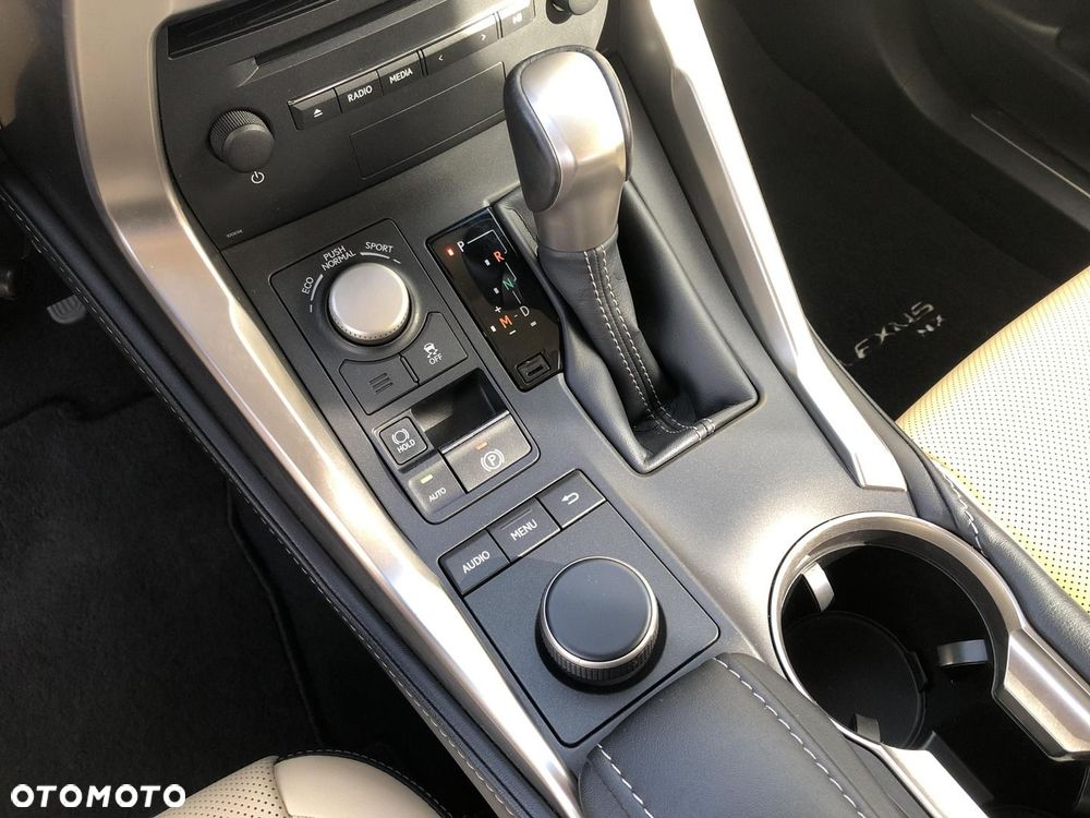 Lexus NX 200t Comfort AWD - 17