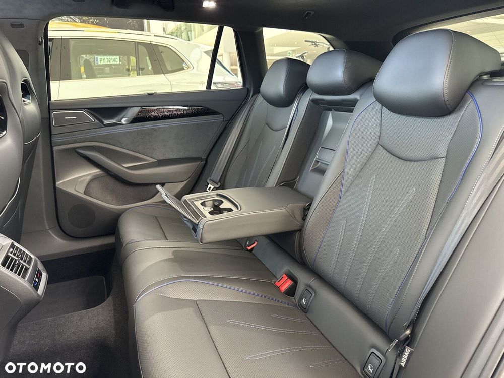 Volkswagen Passat - 17