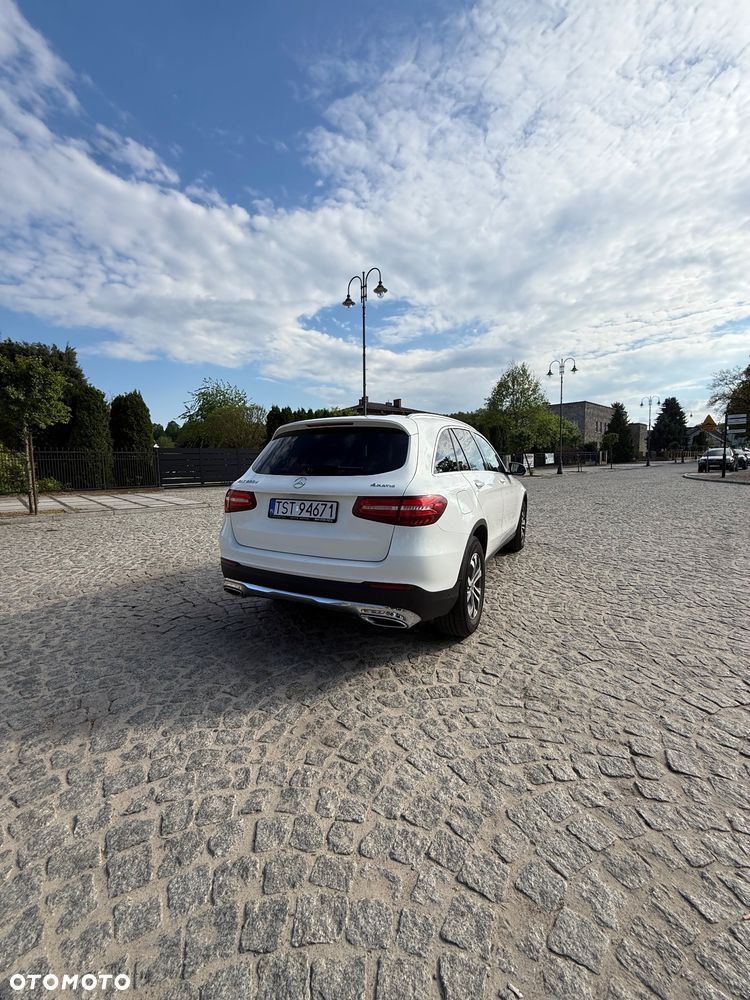 Mercedes-Benz GLC - 12