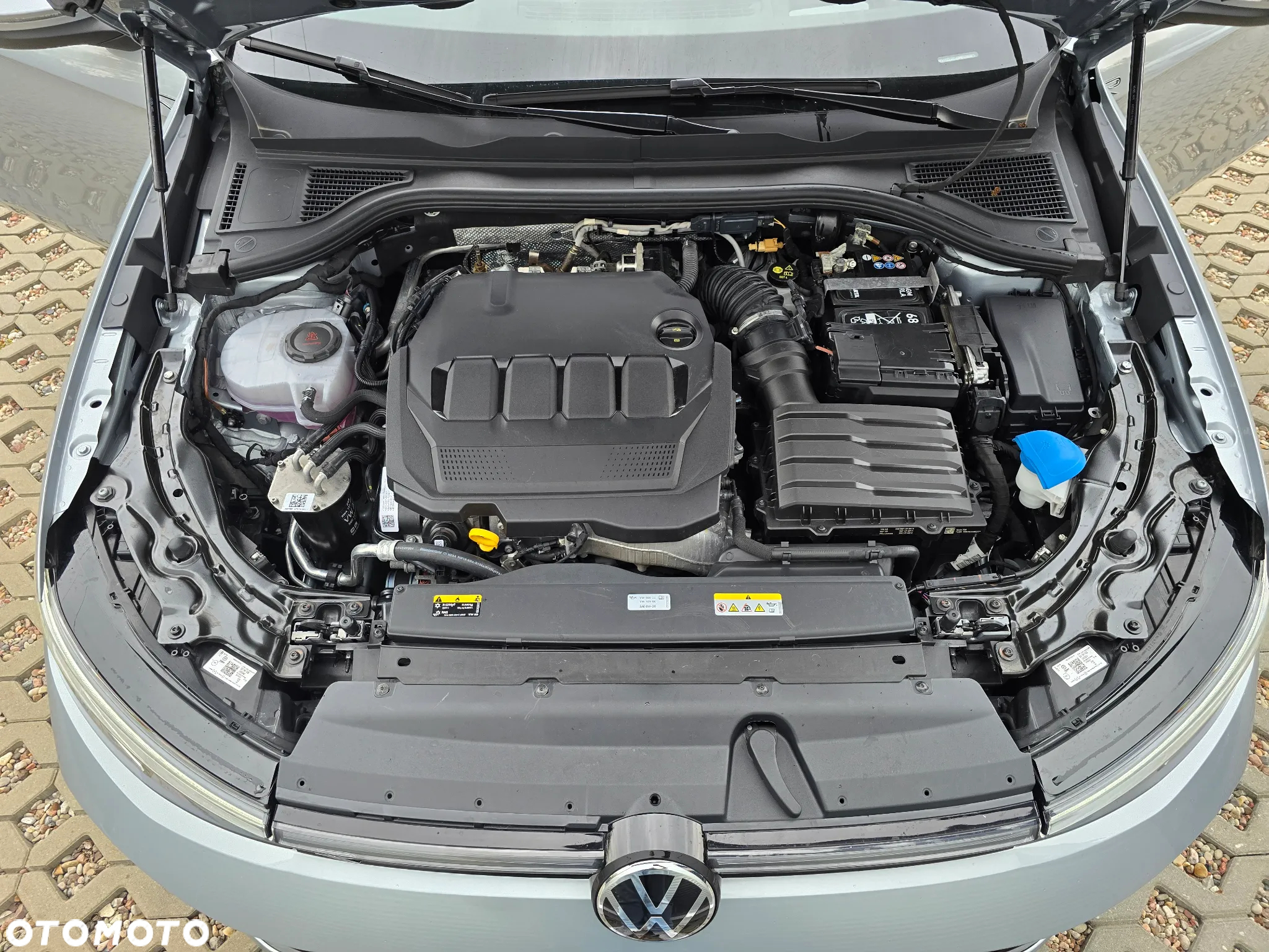 Volkswagen Passat Variant 2.0 TDI SCR DSG R-Line - 25
