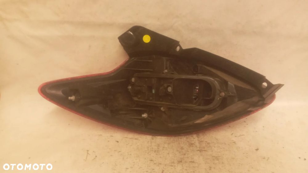 * LAMPA TYLNA PRAWA TYŁ PRAWO FORD KA MK2 - 3