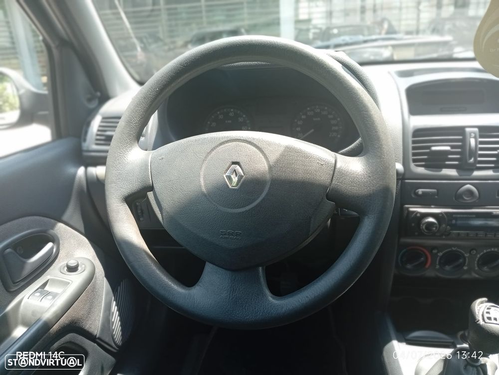 Renault Clio 1.2 16V Confort - 4