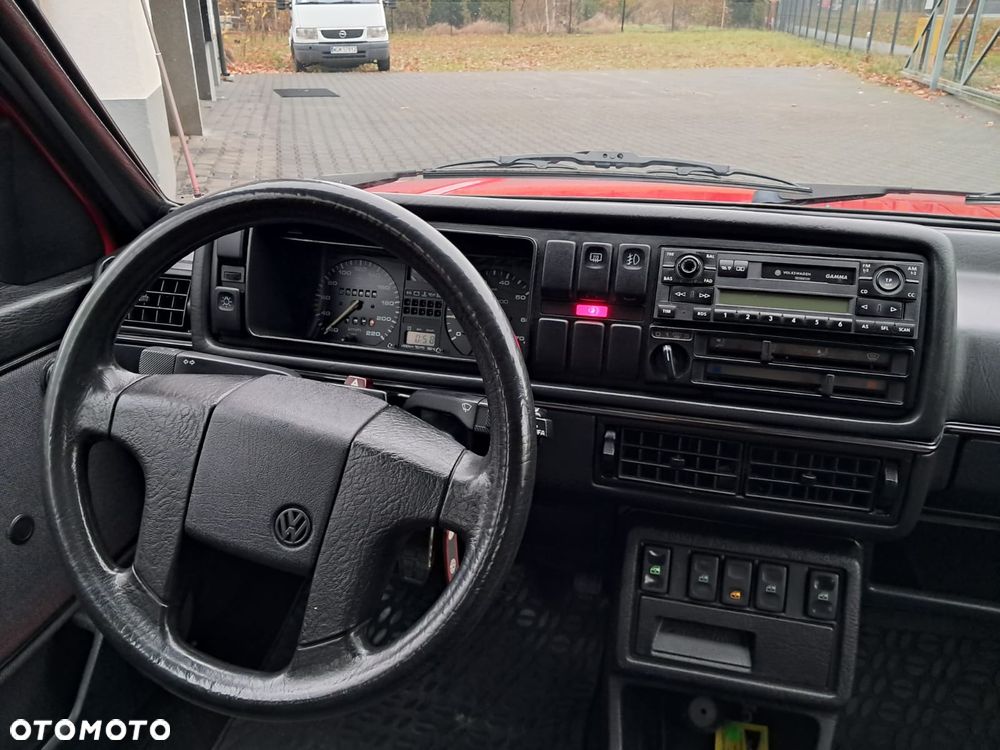 Volkswagen Golf 1.8 GTI - 11