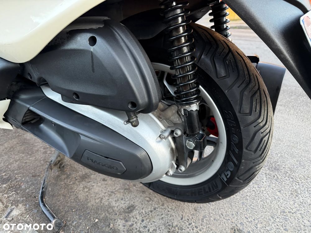Piaggio X10 - 25