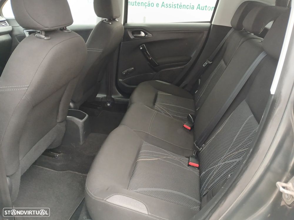 Peugeot 208 1.2 PureTech Active - 16