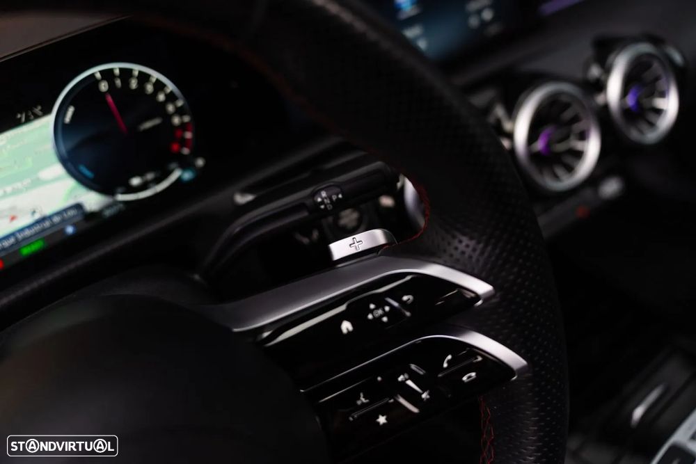 Mercedes-Benz A 250 e 8G-DCT AMG Line - 23