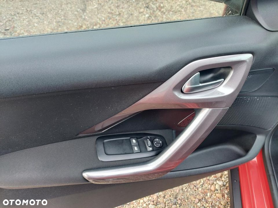Peugeot 2008 1.6 e-HDi Active S&S - 22