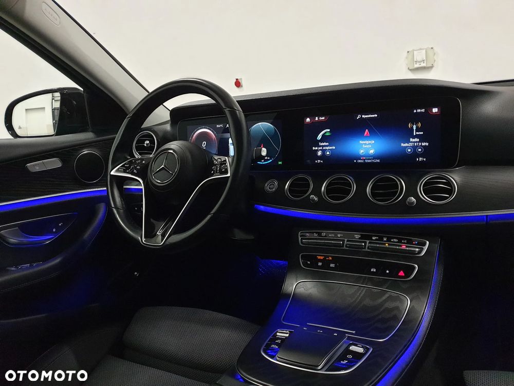 Mercedes-Benz Klasa E 300 de 4Matic 9G-TRONIC AMG Line - 2