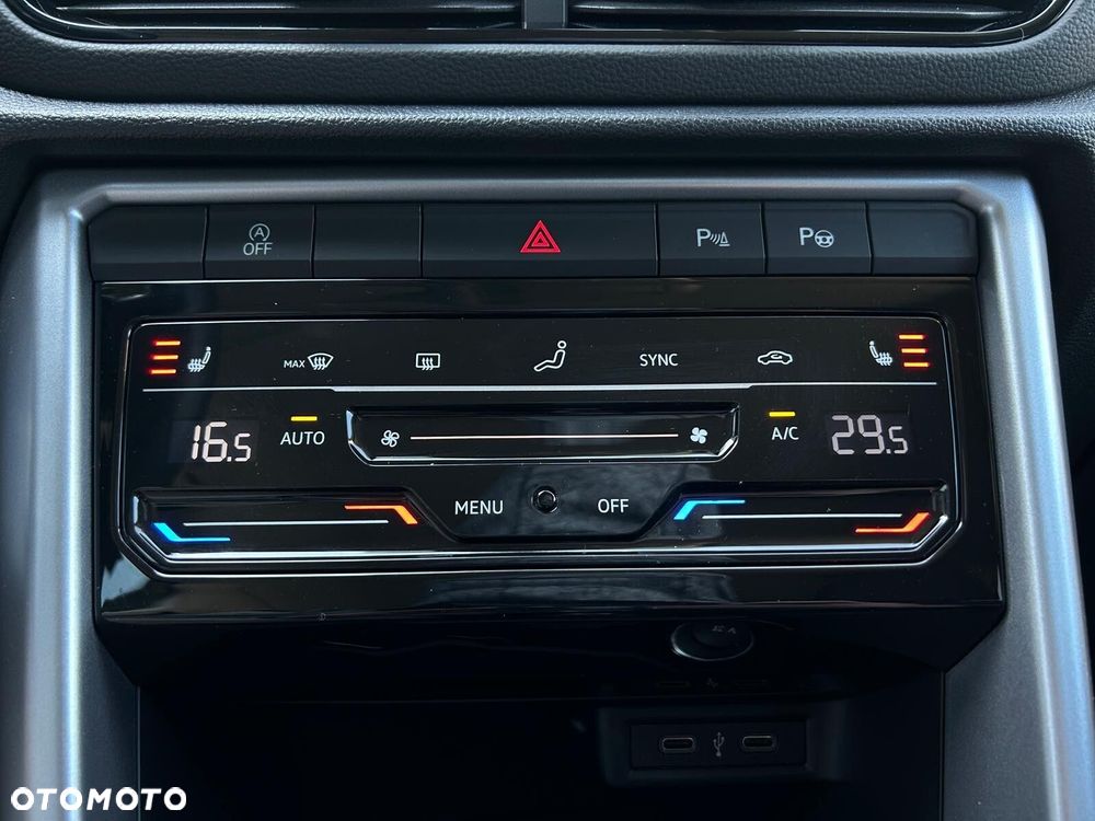 Volkswagen T-Roc 1.5 TSI Life DSG - 24